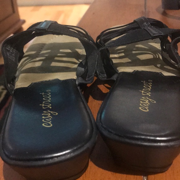 Easy street sandals - Picture 2 of 3